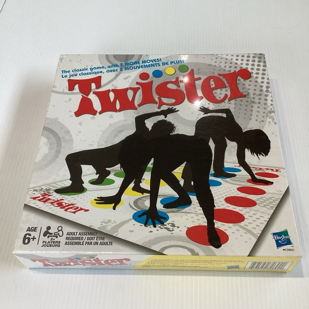 Twister Classic Game with 2 More Moves Brand New Sealed